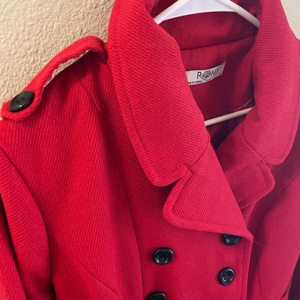 Red coat - Picture 6 of 8